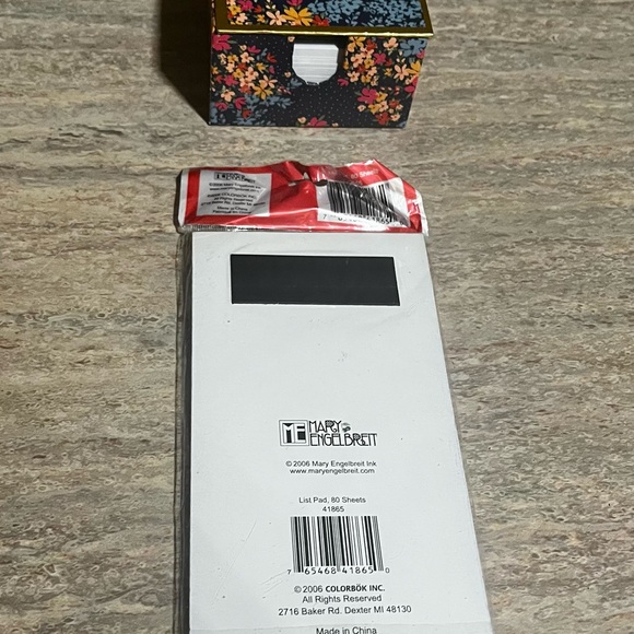 New Lady Jane bundle of 3-pack magnetic list pads and 1-Mary Engelbreit list pad - Picture 11 of 12